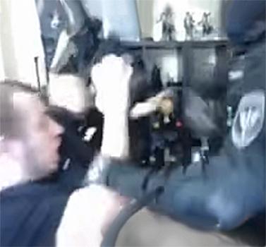Парня застрелил спецназ из-за ссоры игроков Call of Duty
